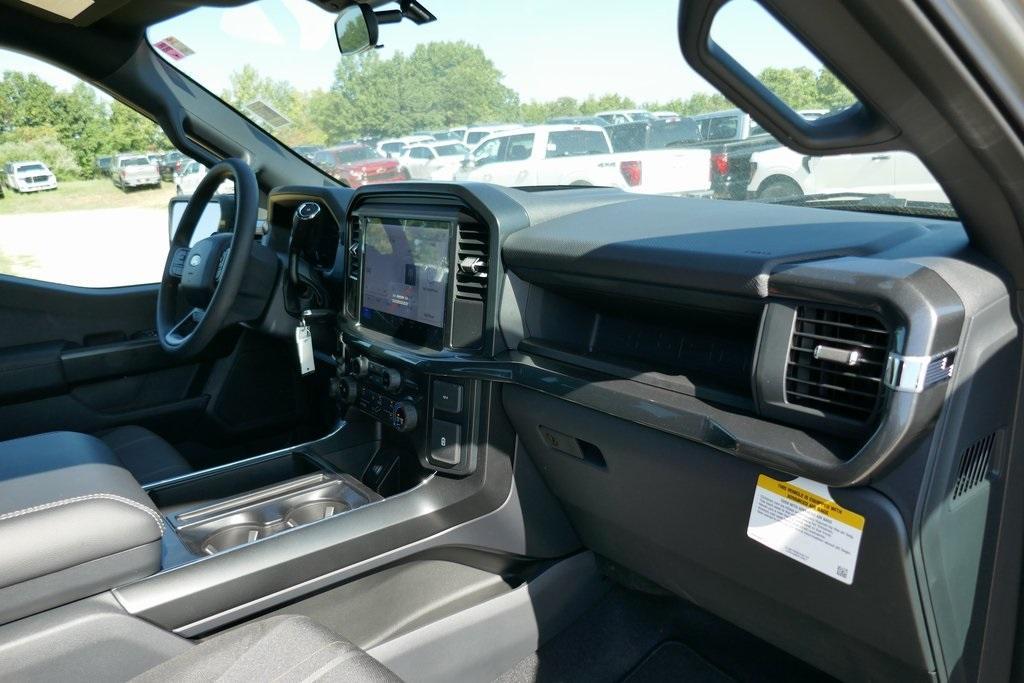 new 2025 Ford F-150 car, priced at $44,302