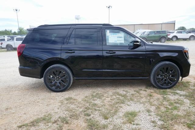new 2025 Ford Expedition car, priced at $75,335