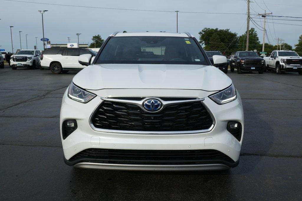 used 2023 Toyota Highlander Hybrid car, priced at $42,995