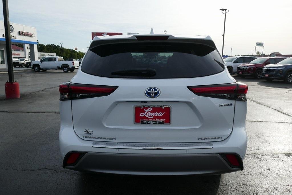 used 2023 Toyota Highlander Hybrid car, priced at $42,995