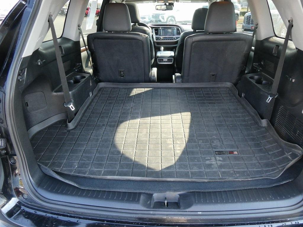 used 2015 Toyota Highlander car, priced at $16,495