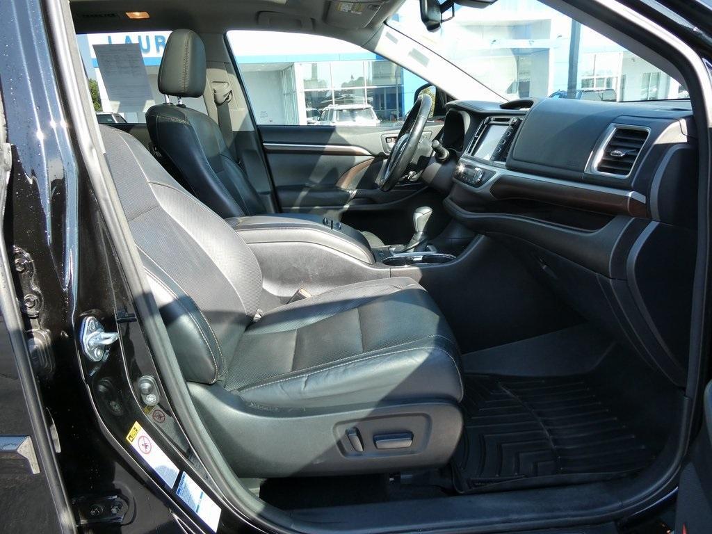 used 2015 Toyota Highlander car, priced at $16,495