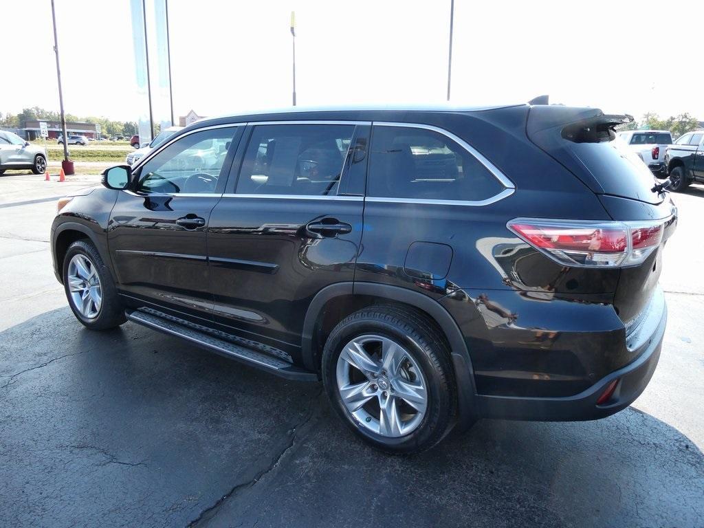 used 2015 Toyota Highlander car, priced at $16,495