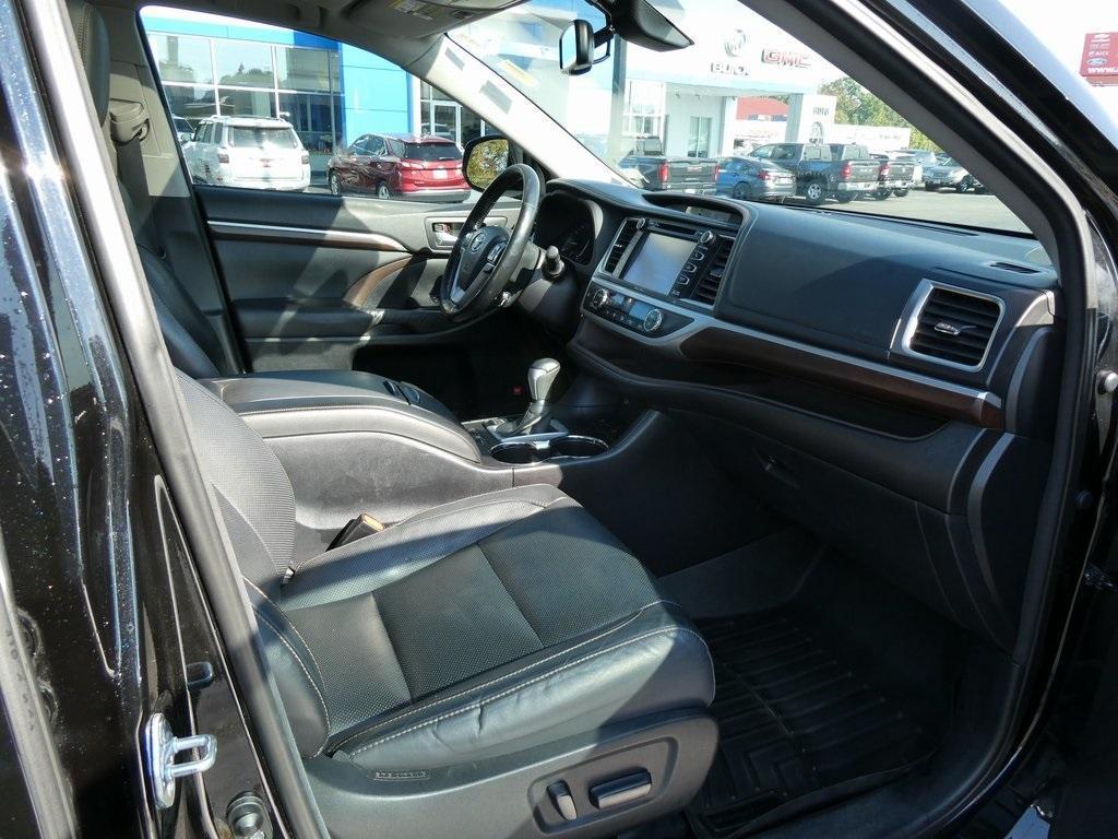 used 2015 Toyota Highlander car, priced at $16,495