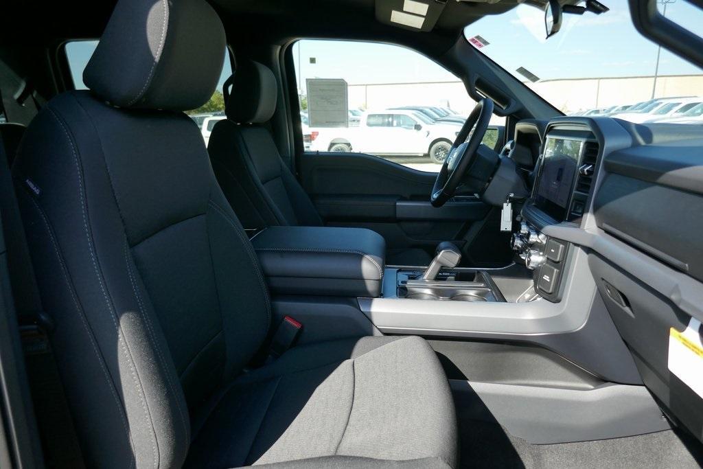 new 2025 Ford F-150 car, priced at $50,947