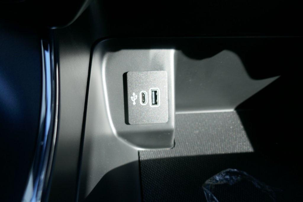 new 2025 Ford F-150 car, priced at $50,947