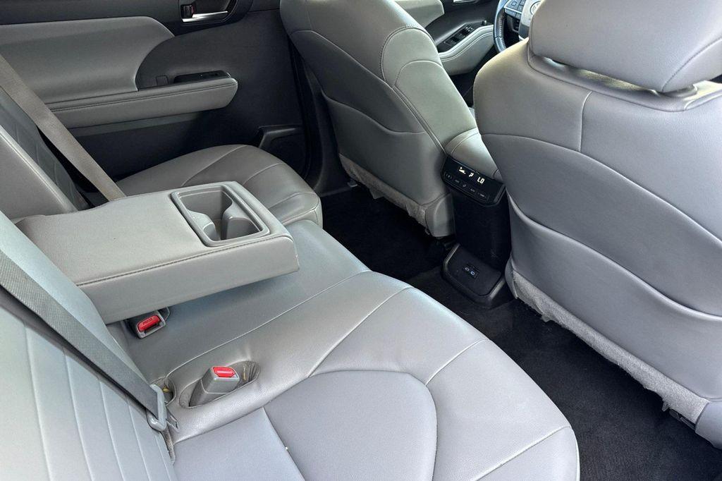 used 2022 Toyota Highlander car, priced at $33,362