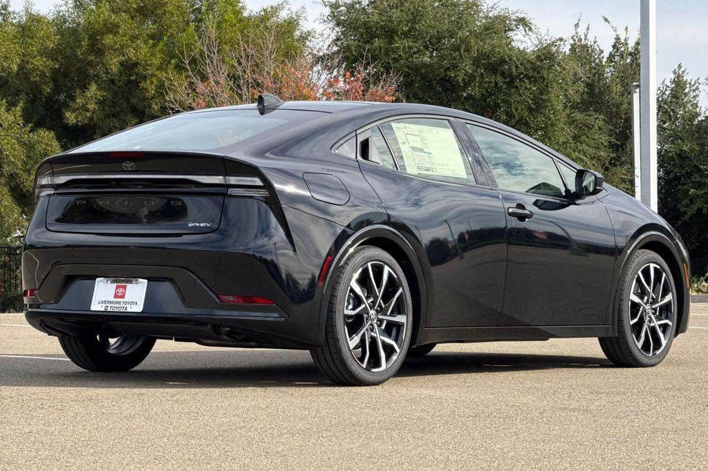 new 2026 Toyota Prius Plug-In Hybrid car, priced at $39,375