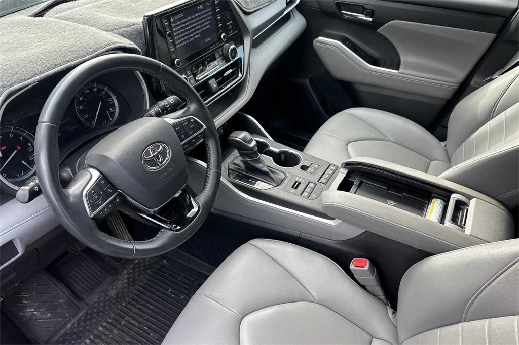 used 2021 Toyota Highlander car, priced at $34,735