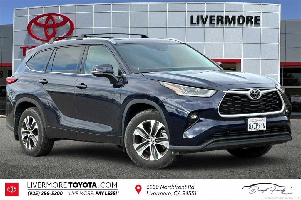 used 2021 Toyota Highlander car, priced at $34,735