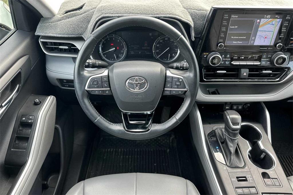 used 2021 Toyota Highlander car, priced at $34,735