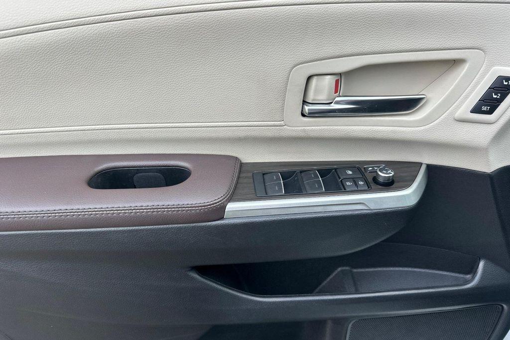 used 2024 Toyota Sienna car, priced at $50,450