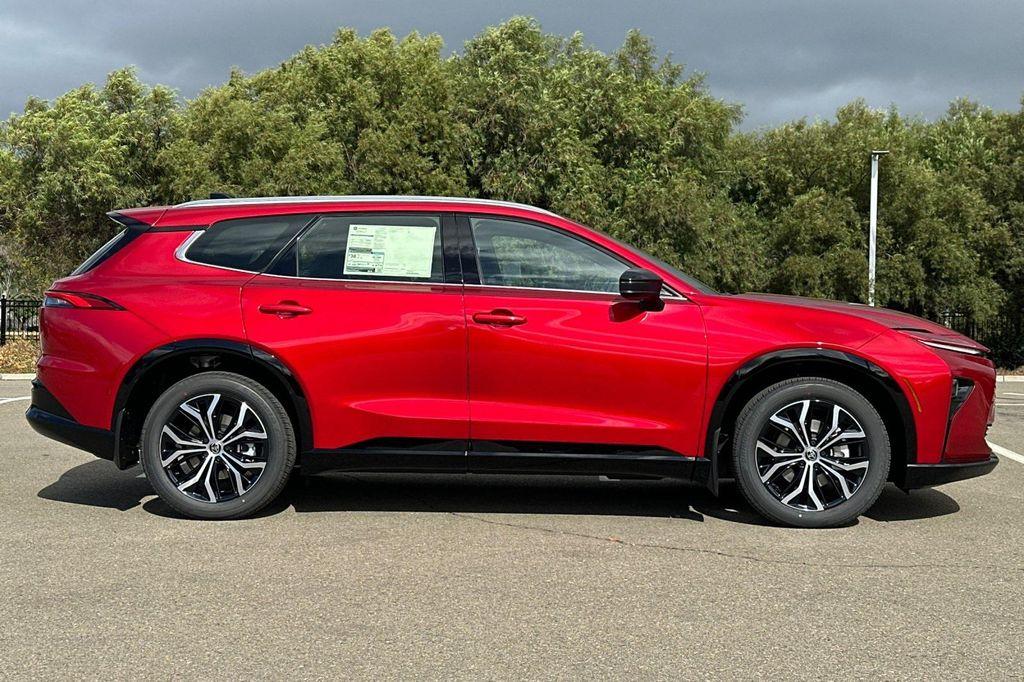 new 2025 Toyota Crown Signia car, priced at $45,991