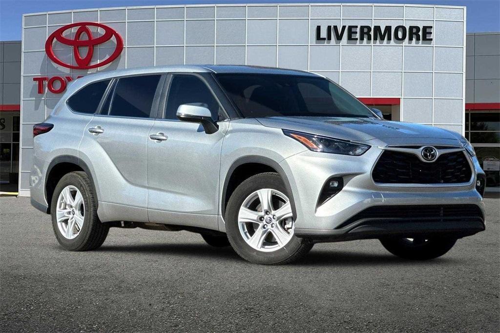 used 2024 Toyota Highlander car, priced at $38,312