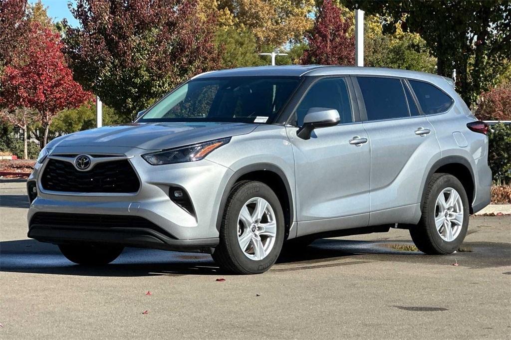 used 2024 Toyota Highlander car, priced at $38,312