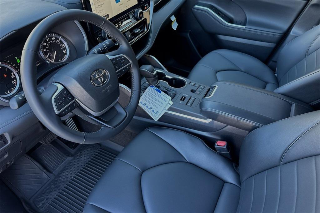 new 2024 Toyota Highlander car, priced at $47,137