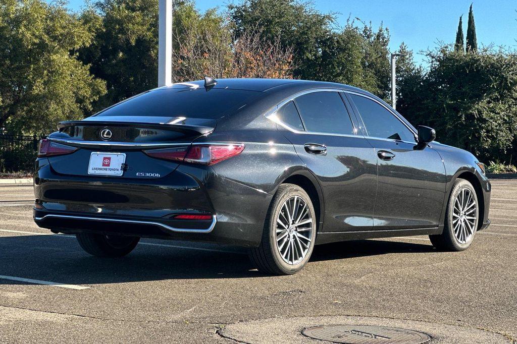 used 2024 Lexus ES 300h car, priced at $38,450