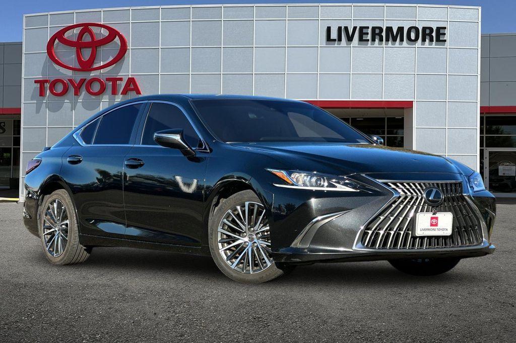 used 2024 Lexus ES 300h car, priced at $38,450