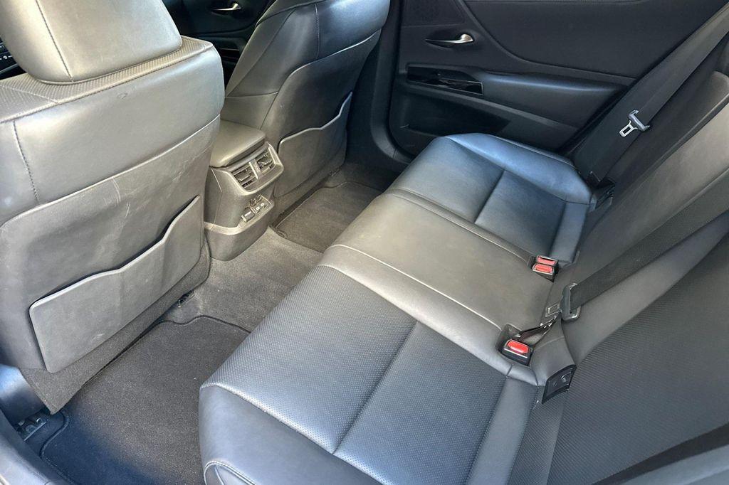 used 2024 Lexus ES 300h car, priced at $38,450