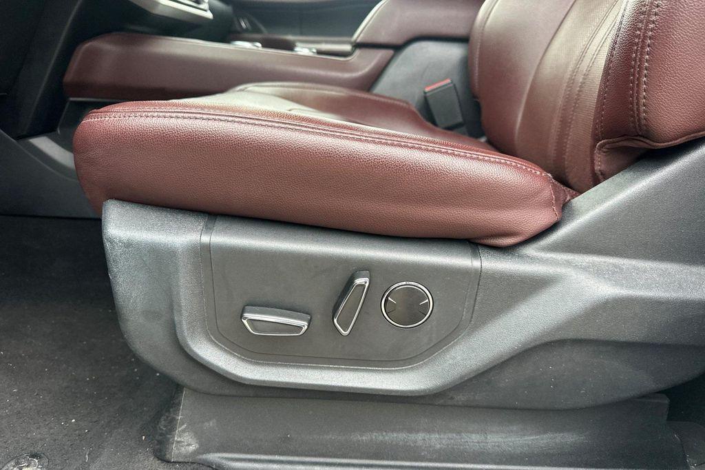 used 2024 Ford Expedition car, priced at $52,990