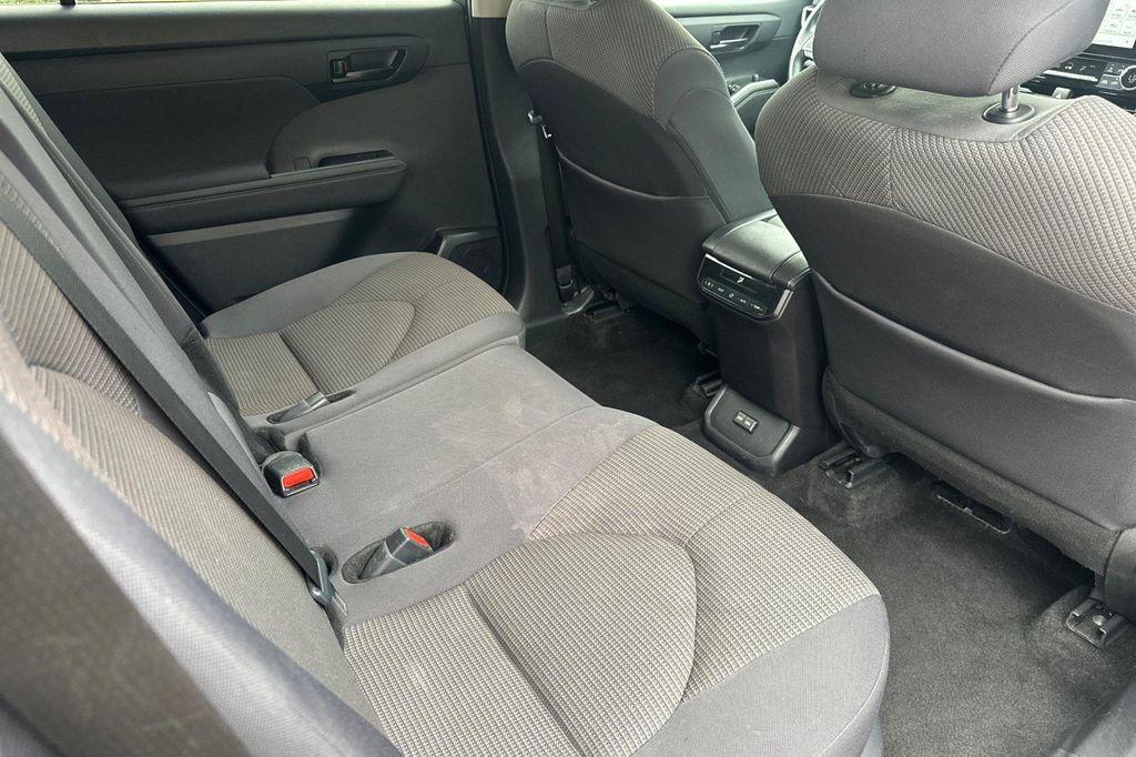 used 2024 Toyota Highlander car, priced at $31,117