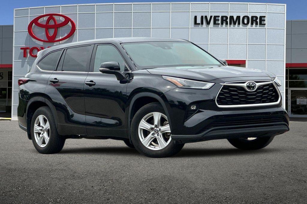 used 2024 Toyota Highlander car, priced at $31,117
