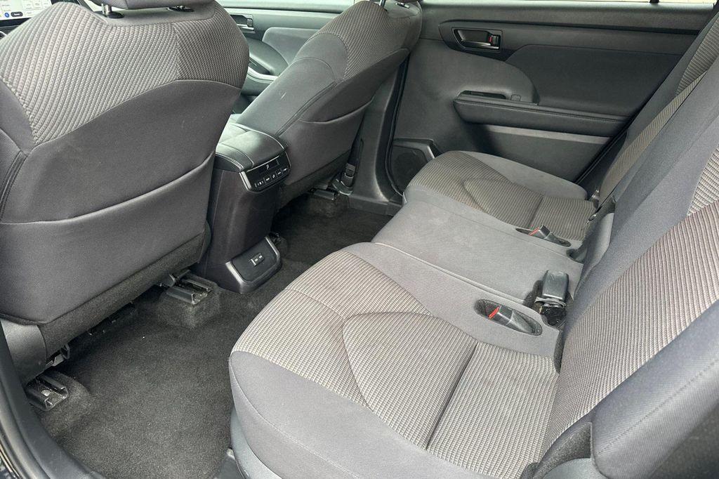 used 2024 Toyota Highlander car, priced at $31,117