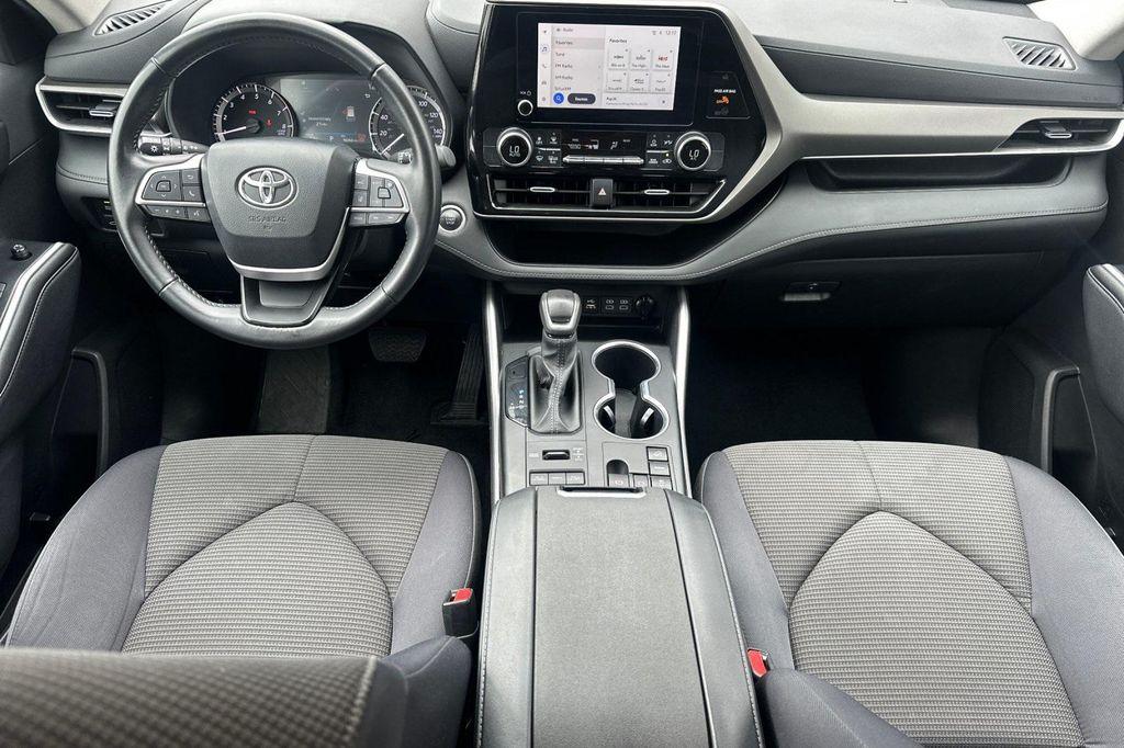 used 2024 Toyota Highlander car, priced at $31,117