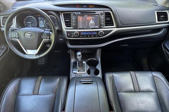 used 2019 Toyota Highlander car, priced at $27,440