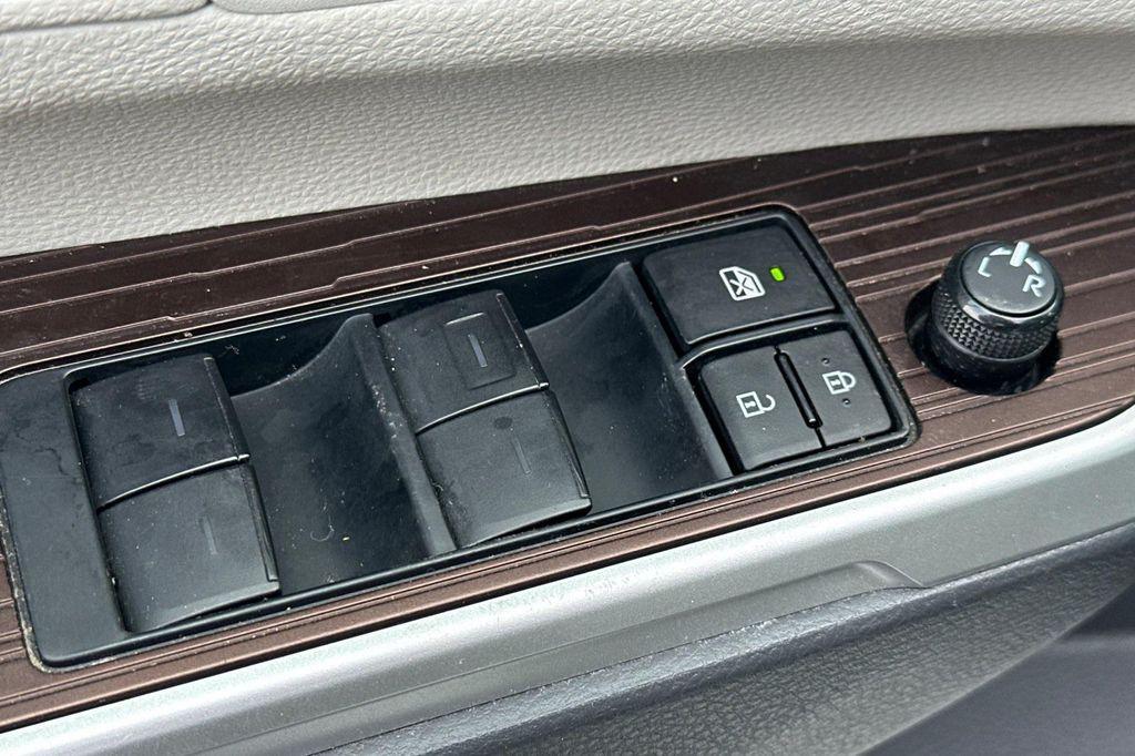 used 2023 Toyota Sienna car, priced at $37,200