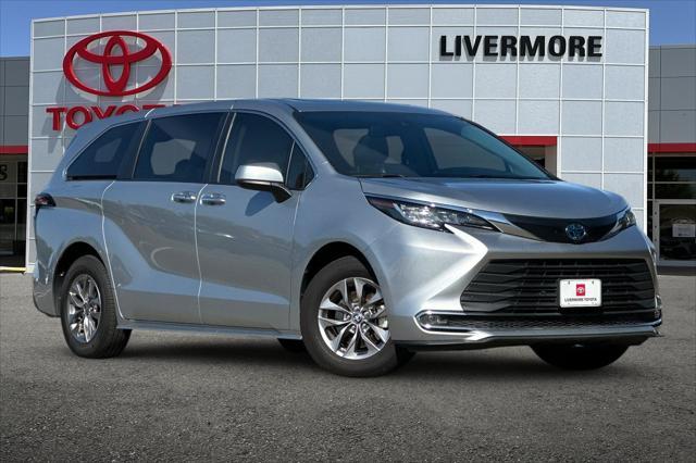 used 2023 Toyota Sienna car, priced at $39,777