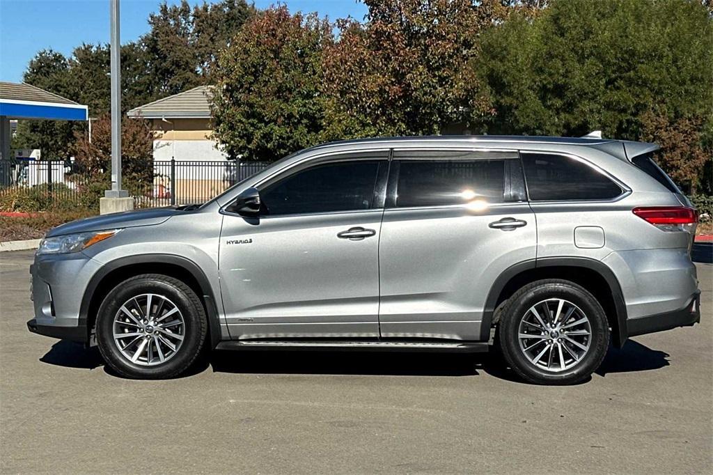 used 2018 Toyota Highlander Hybrid car, priced at $19,736