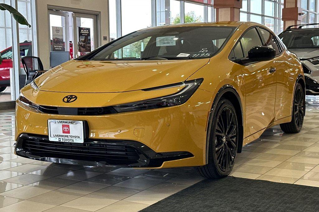 new 2026 Toyota Prius Plug-In Hybrid car, priced at $39,362