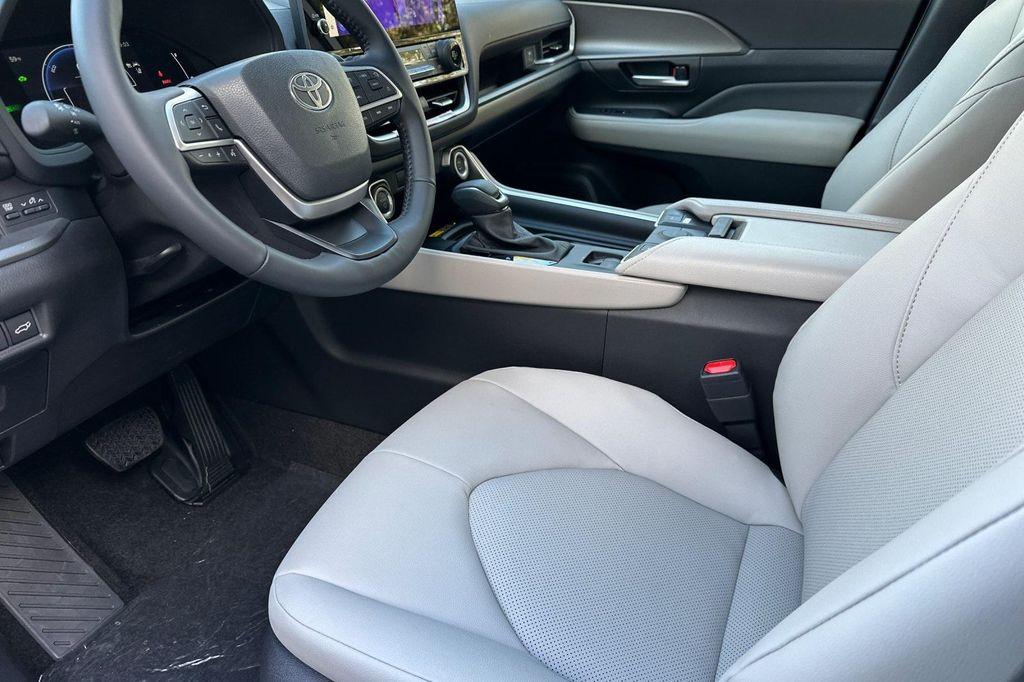 new 2026 Toyota Grand Highlander Hybrid car, priced at $52,011