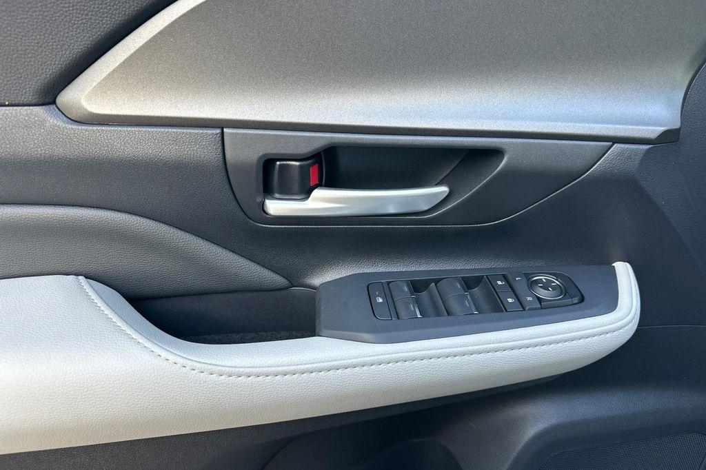 new 2026 Toyota Grand Highlander Hybrid car, priced at $52,011