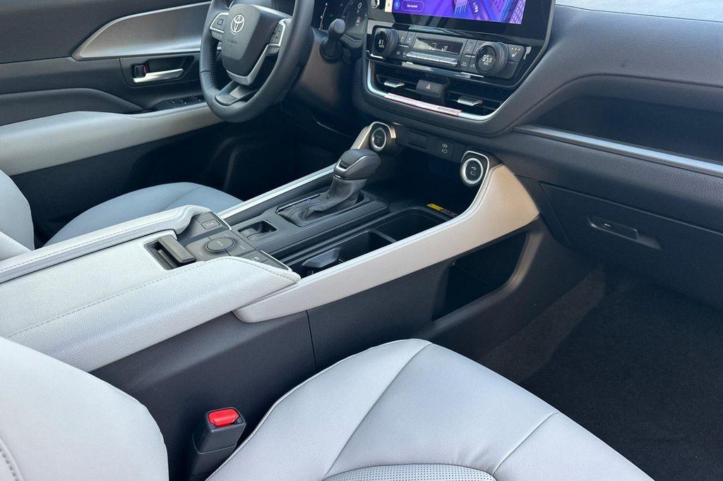 new 2026 Toyota Grand Highlander Hybrid car, priced at $52,011