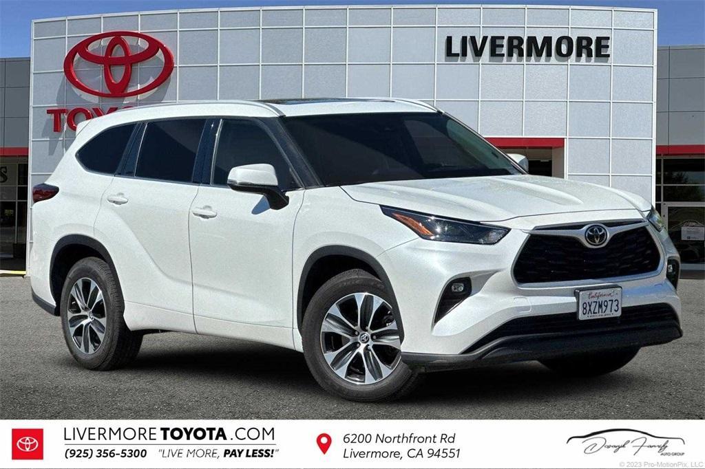 used 2022 Toyota Highlander car, priced at $32,920