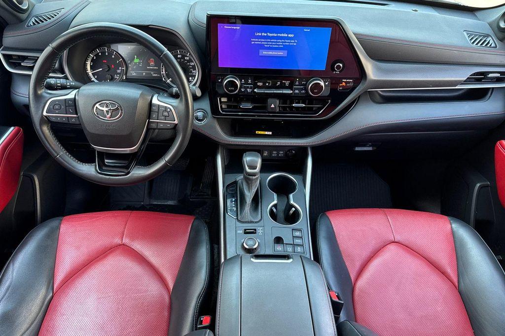 used 2023 Toyota Highlander car, priced at $35,680