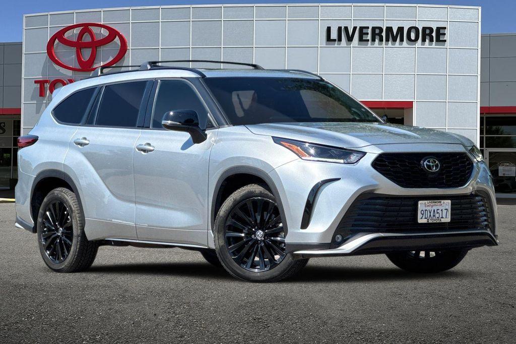 used 2023 Toyota Highlander car, priced at $35,680