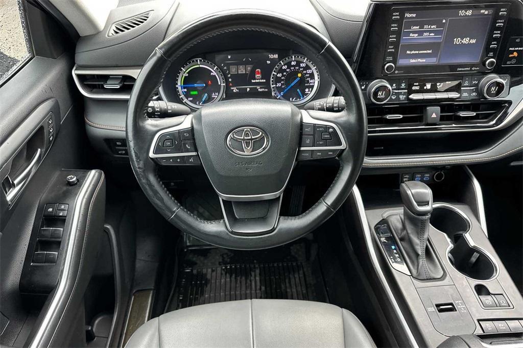 used 2022 Toyota Highlander Hybrid car, priced at $31,499