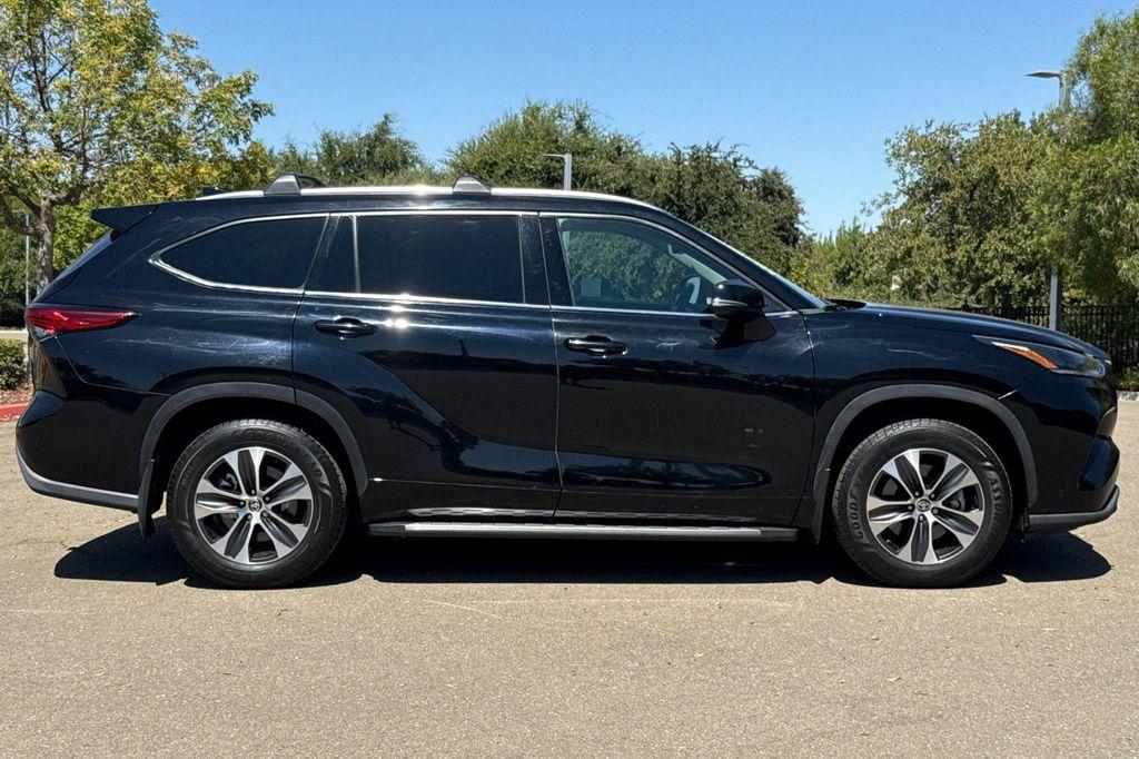 used 2021 Toyota Highlander car, priced at $29,495