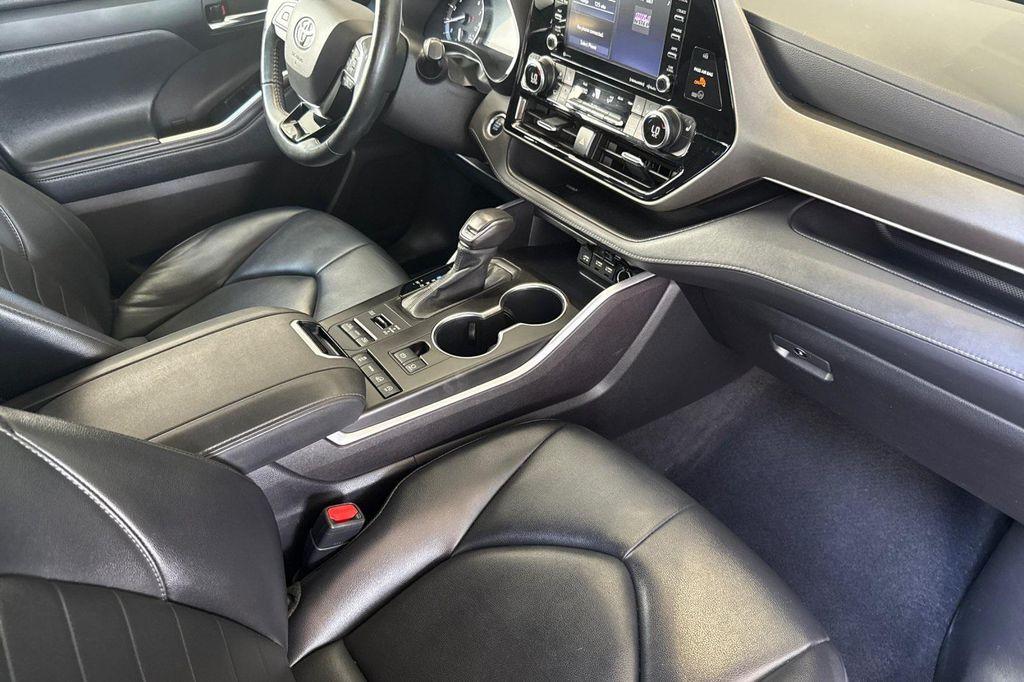 used 2021 Toyota Highlander car, priced at $29,495