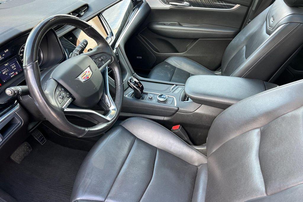 used 2023 Cadillac XT6 car, priced at $29,991