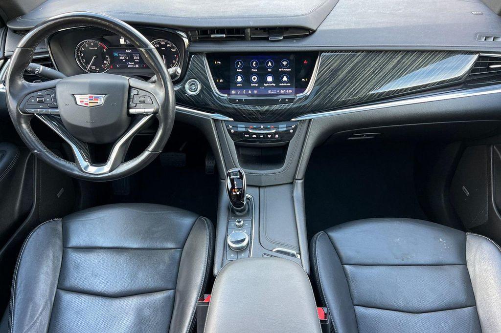 used 2023 Cadillac XT6 car, priced at $29,991