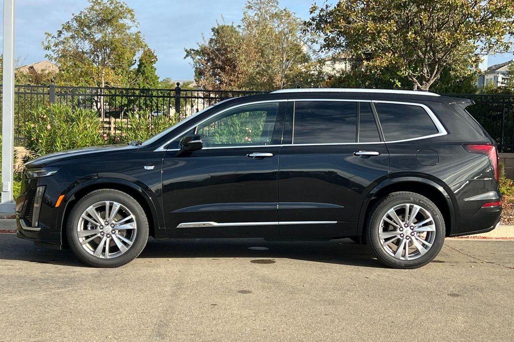 used 2023 Cadillac XT6 car, priced at $29,991