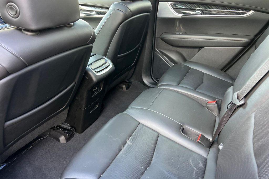 used 2023 Cadillac XT6 car, priced at $29,991