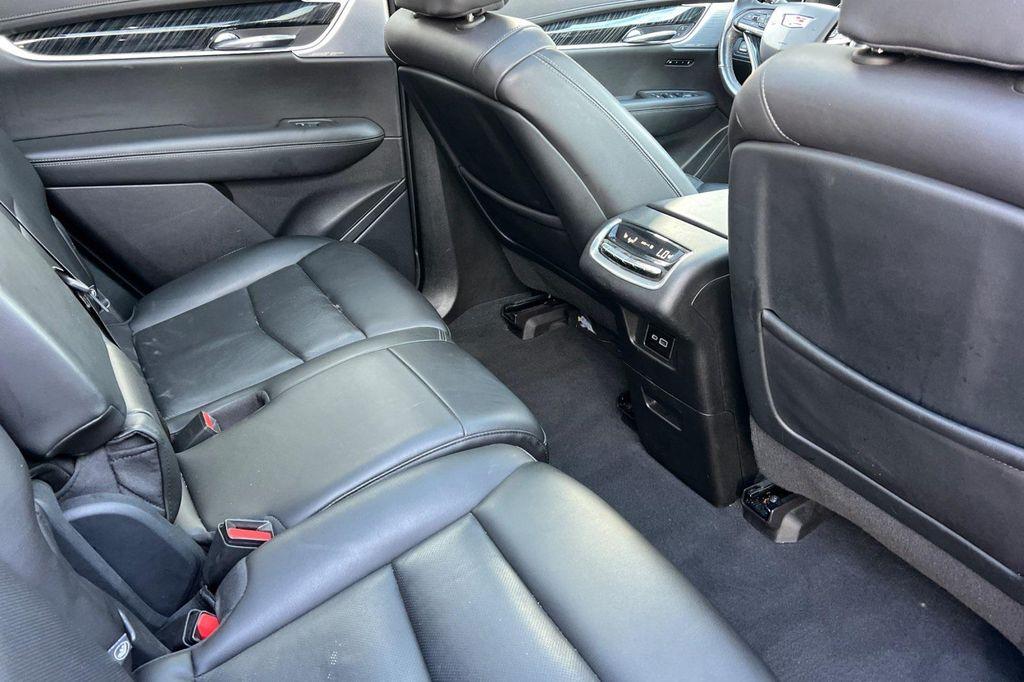 used 2023 Cadillac XT6 car, priced at $29,991