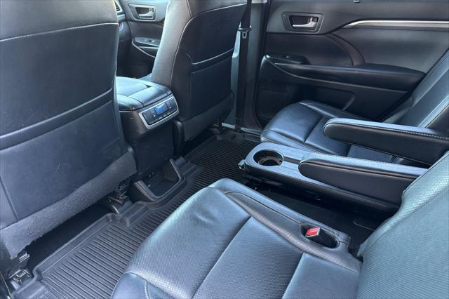 used 2018 Toyota Highlander car, priced at $26,888