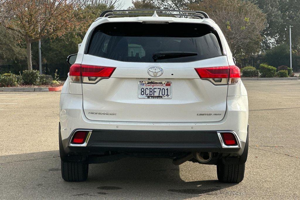 used 2018 Toyota Highlander car, priced at $27,857