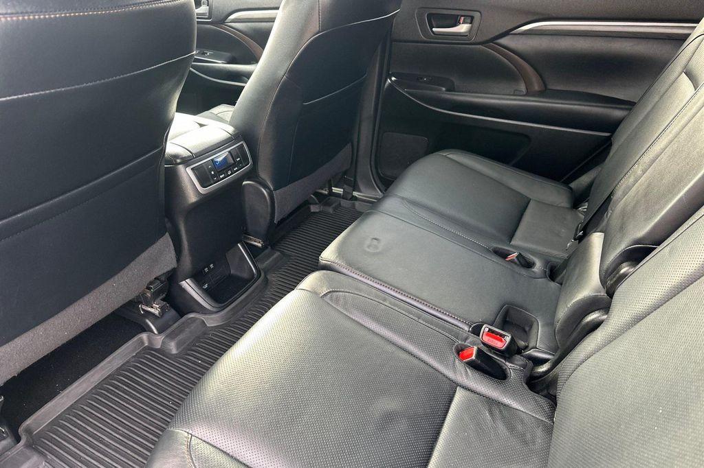 used 2018 Toyota Highlander car, priced at $27,857